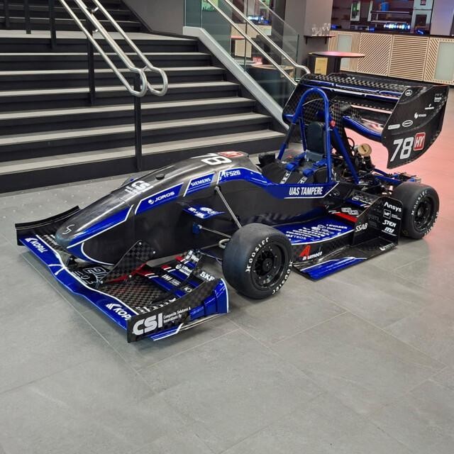 Tampereen AMK:n Formula Student -tiimin uusin auto on julkaistu