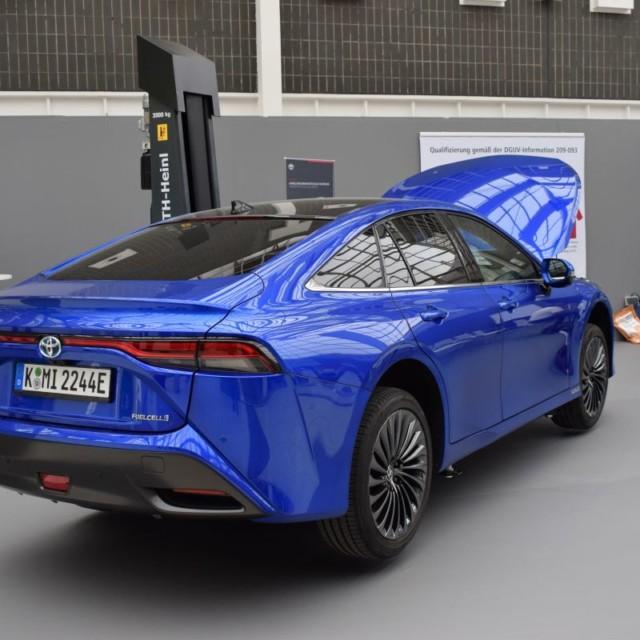 Autoalan käyttövoimakeskustelu kaipaa vastakkainasettelun sijaan kokonaiskuvan ymmärrystä