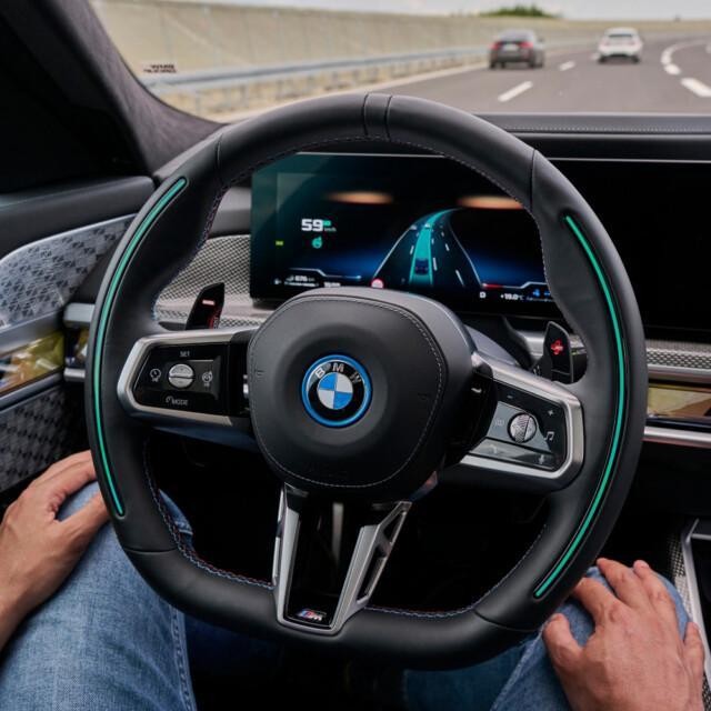 Blogi: Kolmostason osittain autonominen ajaminen: BMW 7-sarja
