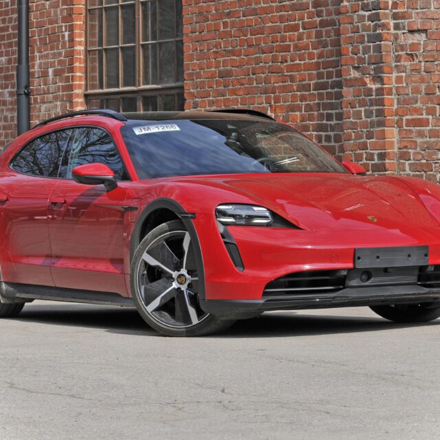 800 voltin herkkua: Porsche Taycan